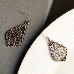 NEW Leaf Filigree Earrings (black)